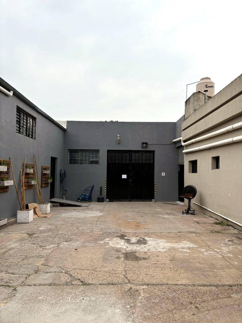 Depósito ALZU - exterior